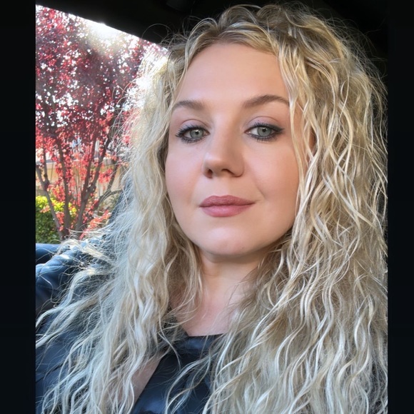 Meet your Posher, Nadya - Picture 1 of 1